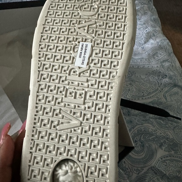 $595 NWT BRAND NEW VERSACE SNEAKERS (40 7m or 9w) - Picture 5 of 9
